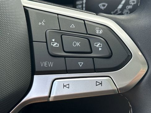 Certified 2022 Volkswagen Taos SEL image 27