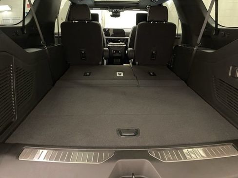 New 2026 Chevrolet Suburban High Country AWD/4WD image 29