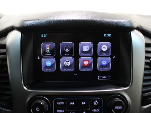 Used 2018 Chevrolet Suburban Premier image 19