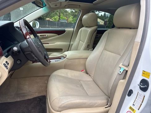 Used 2007 Lexus LS 460 image 10