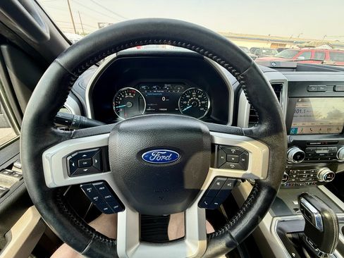 Used 2018 Ford F150 Lariat w/ Equipment Group 502A Luxury AWD/4WD image 10