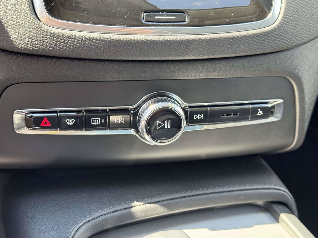 Certified 2025 Volvo XC90 B5 Core AWD/4WD image 27