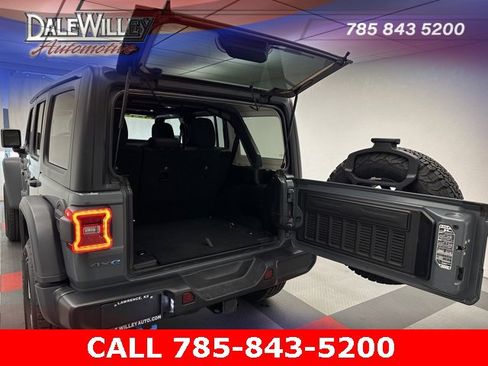 Used 2024 Jeep Wrangler Unlimited Rubicon 4xe image 21