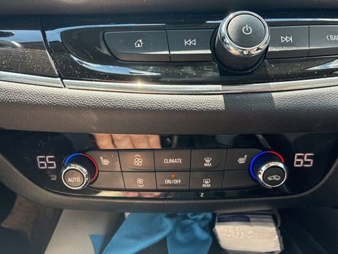 Used 2023 Buick Enclave Essence w/ Experience Buick Package FWD image 10