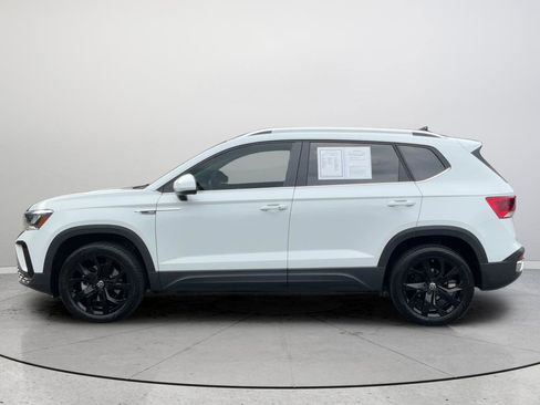 Used 2023 Volkswagen Taos SE FWD image 9