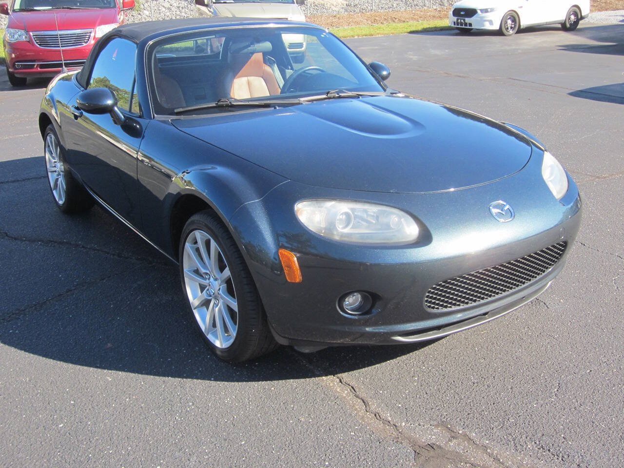 Used 2006 MAZDA MX-5 Miata Grand Touring RWD image 4