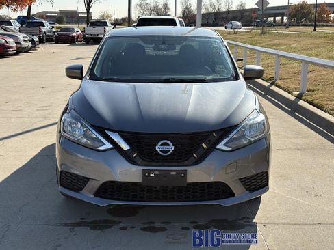 Used 2017 Nissan Sentra S image 2
