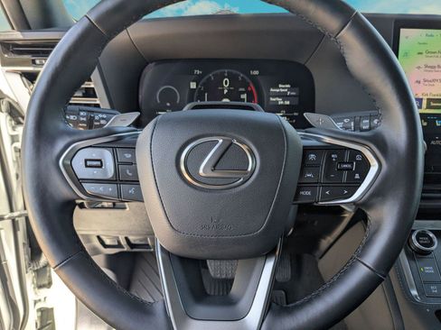 Certified 2025 Lexus GX 550 w/ Accessory Package (2T) image 6