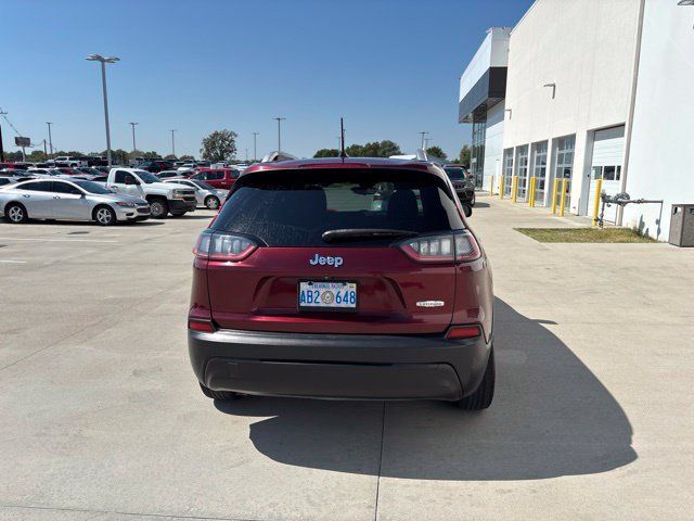 Used 2021 Jeep Cherokee Latitude FWD image 4