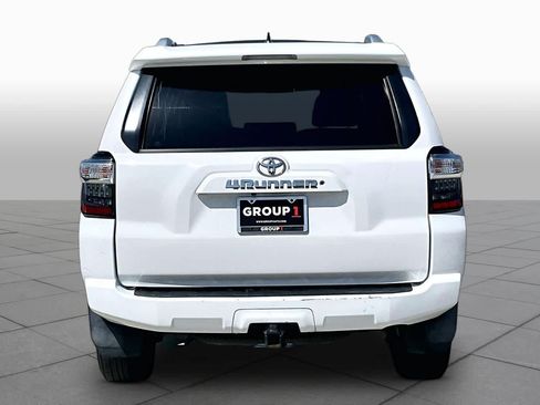 Used 2017 Toyota 4Runner SR5 RWD image 5