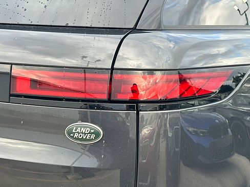 Used 2023 Land Rover Range Rover Sport SE Dynamic image 30