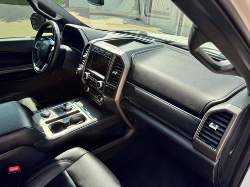 Used 2021 Ford Expedition XLT AWD/4WD image 18