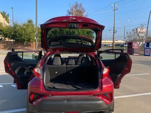 Used 2018 Toyota C-HR image 12