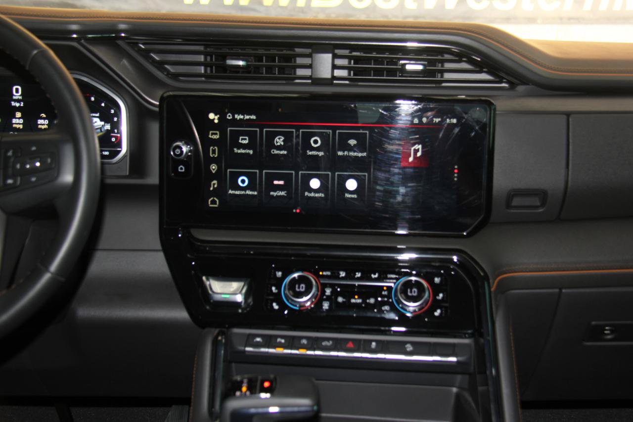 Used 2024 GMC Sierra 1500 AT4 w/ Technology Package AWD/4WD image 16