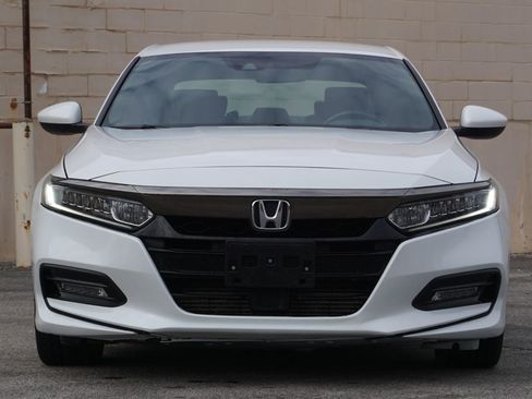 Used 2019 Honda Accord Sport image 2