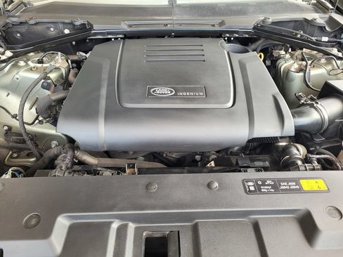 Used 2022 Land Rover Defender 90 AWD/4WD image 15