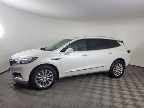 Used 2018 Buick Enclave Premium w/ Experience Buick Package FWD image 2