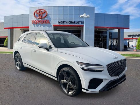 Used 2025 Genesis GV70 3.5T Sport w/ Sport Advanced Package image 3