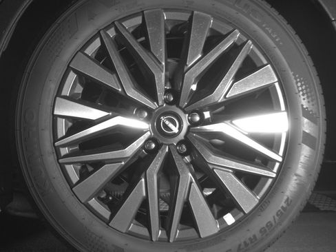 Used 2025 Nissan Altima 2.5 SV image 14