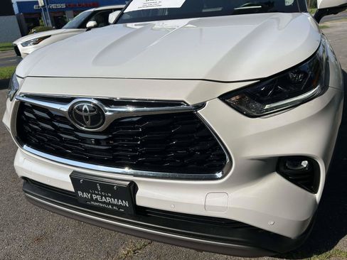 Used 2023 Toyota Highlander Platinum FWD image 10