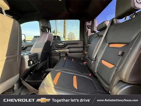 Used 2022 GMC Sierra 2500 AT4 image 37