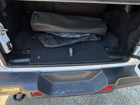 Used 2025 Jeep Wrangler Sahara 4xe image 13