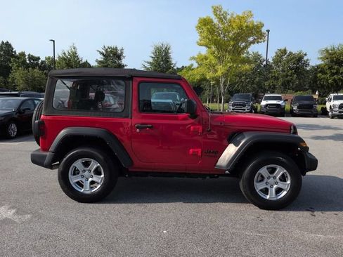 Used 2021 Jeep Wrangler Sport AWD/4WD image 3