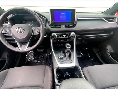 Used 2023 Toyota RAV4 SE image 19