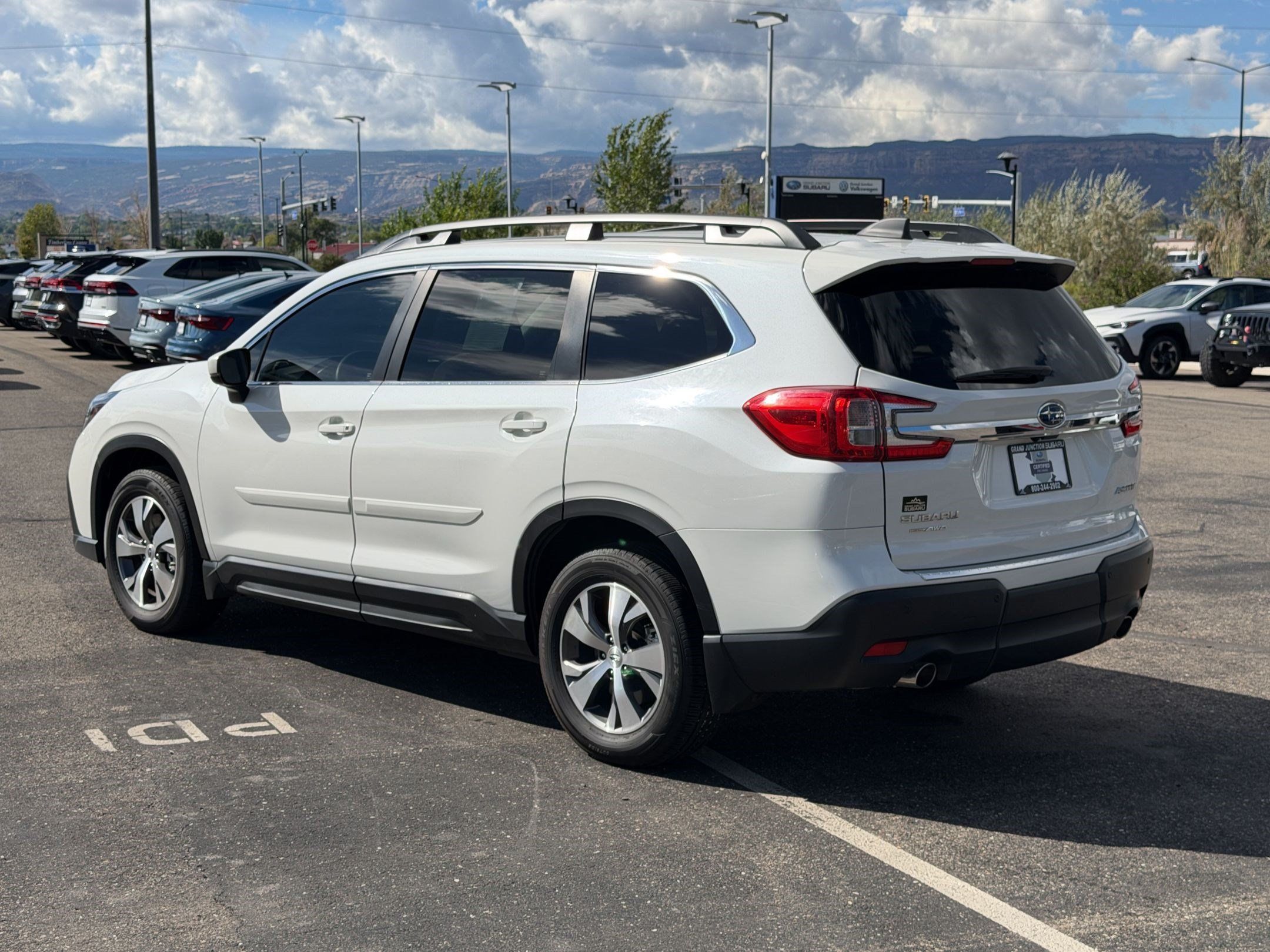 Certified 2024 Subaru Ascent Premium w/ Convenience Package AWD/4WD image 3