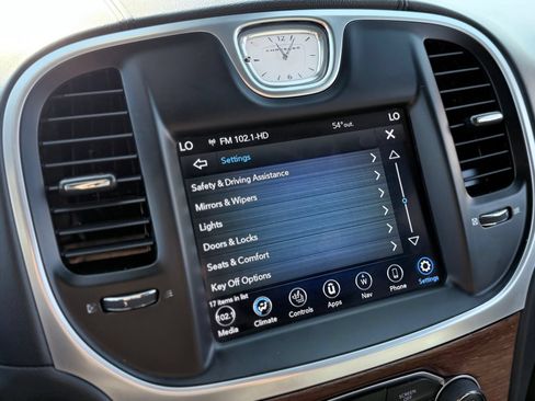 Used 2018 Chrysler 300 C w/ Safetytec Plus Group RWD image 45