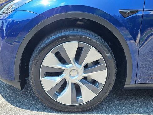 Used 2023 Tesla Model Y Long Range AWD/4WD image 18