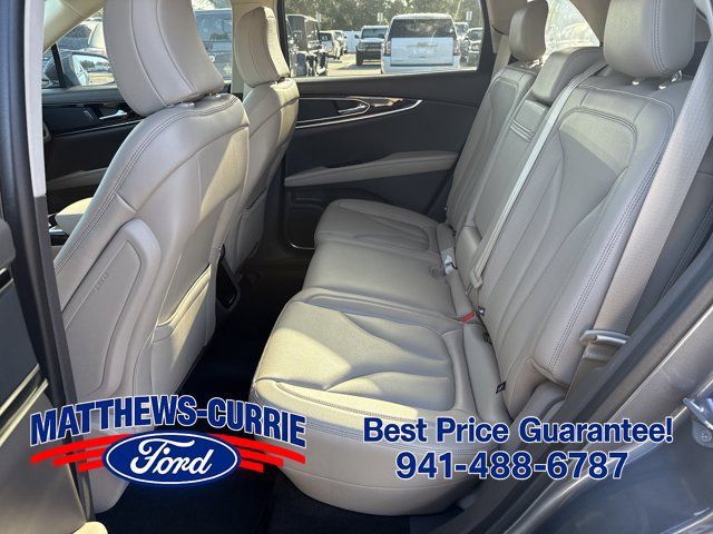 Used 2023 Lincoln Nautilus AWD w/ Premium Package image 12