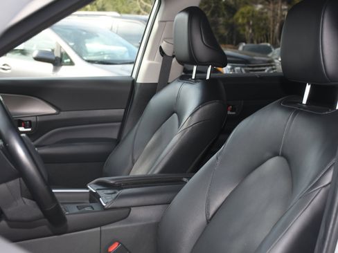 Certified 2024 Toyota Grand Highlander XLE image 11