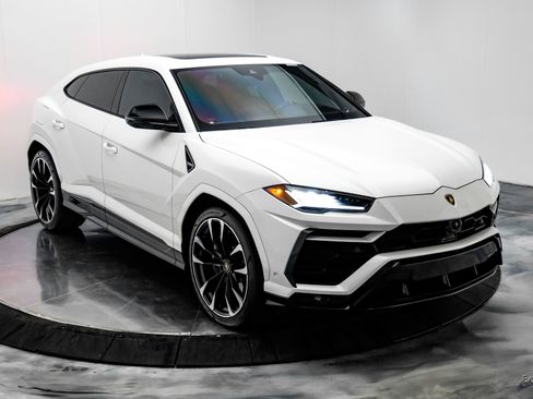 Used 2022 Lamborghini Urus image 26