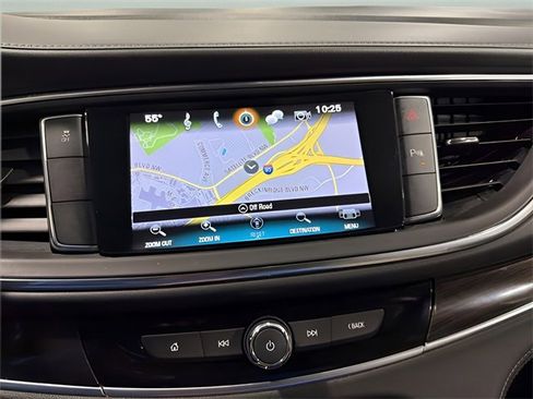 Used 2019 Buick Enclave Essence image 18