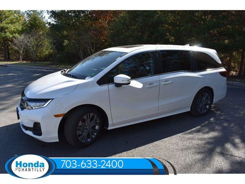 New 2026 Honda Odyssey Touring image 5