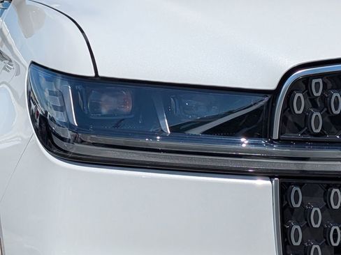 Used 2025 Lincoln Navigator Reserve AWD/4WD image 8