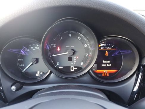 Used 2025 Porsche Macan image 32