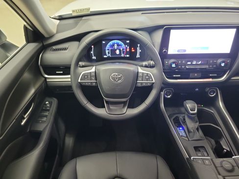 Used 2026 Toyota Grand Highlander FWD image 19