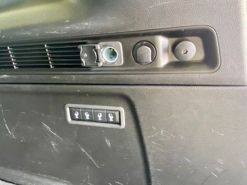 Used 2025 Jeep Wagoneer L Series II AWD/4WD image 24