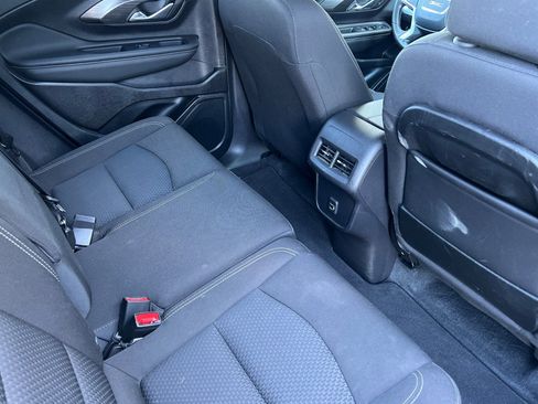 Used 2024 GMC Terrain SLE image 17
