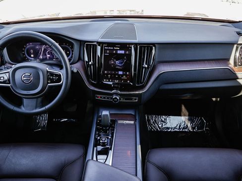 Used 2023 Volvo XC60 B5 Plus w/ Protection Package Premier image 14