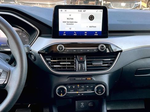 Used 2022 Ford Escape SE image 8