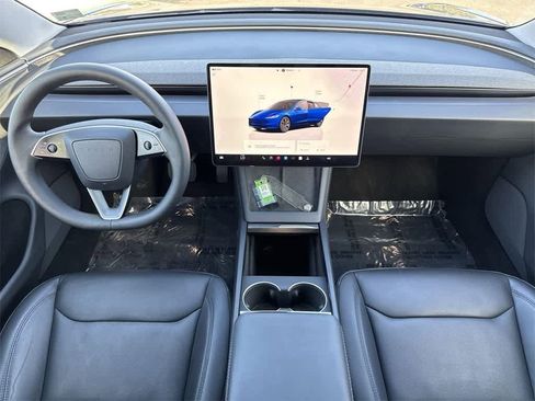 Used 2025 Tesla Model 3 Long Range image 11