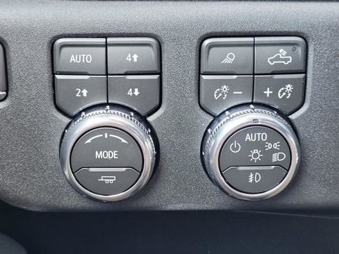 New 2026 GMC Sierra 1500 Elevation w/ Elevation Premium Package AWD/4WD image 18