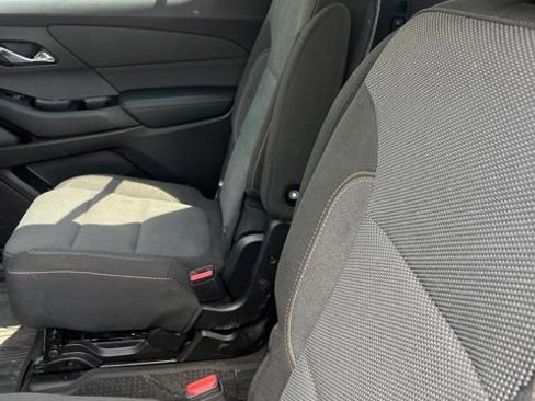 Used 2019 Chevrolet Traverse LT FWD image 13