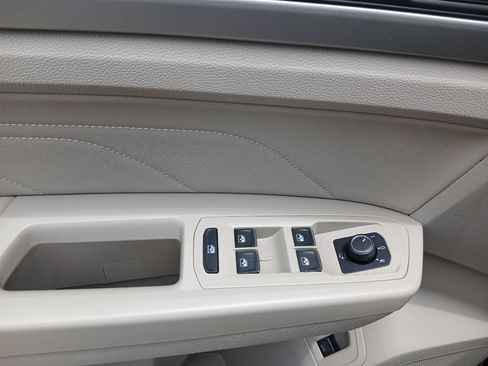 Used 2023 Volkswagen Atlas SEL Premium AWD/4WD image 9