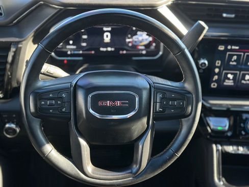 Used 2024 GMC Sierra 2500 AT4 w/ AT4 Preferred Package image 4