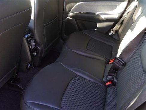 New 2026 Jeep Compass Latitude image 15