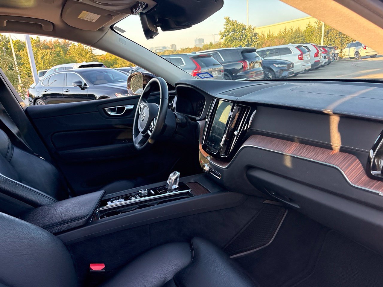 Used 2019 Volvo XC60 T8 Inscription w/ Advanced Package AWD/4WD image 14